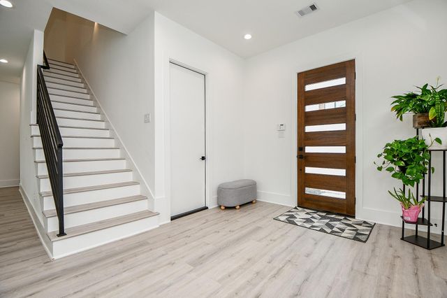 7603 Jacquelyn Gardens Lane, Houston, TX 77055