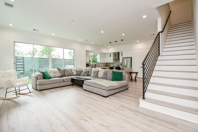 7603 Jacquelyn Gardens Lane, Houston, TX 77055