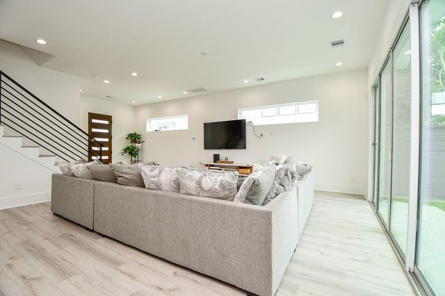 7603 Jacquelyn Gardens Lane, Houston, TX 77055