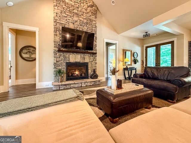 685 Long Mountain Trail, Cleveland, GA 30528
