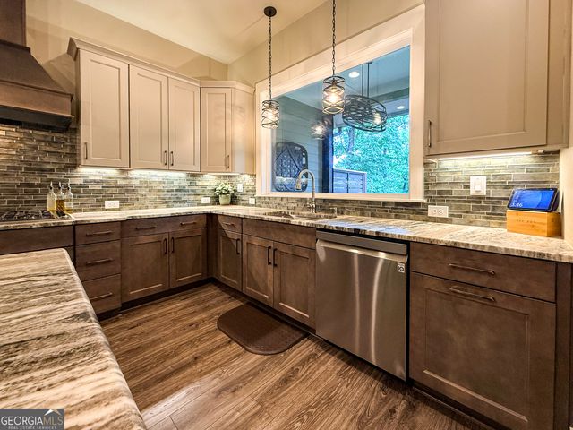685 Long Mountain Trail, Cleveland, GA 30528