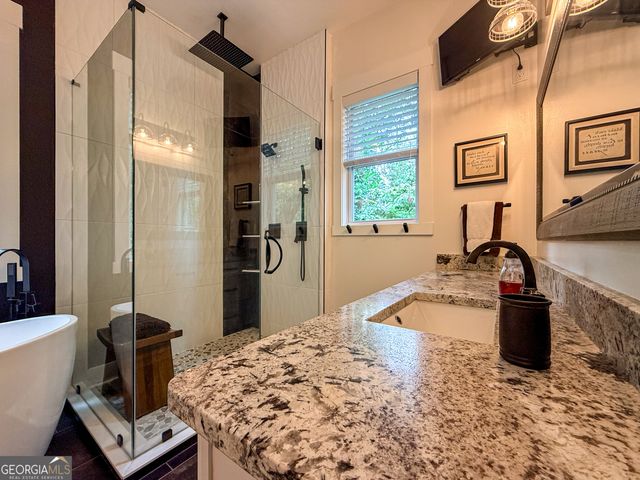 685 Long Mountain Trail, Cleveland, GA 30528