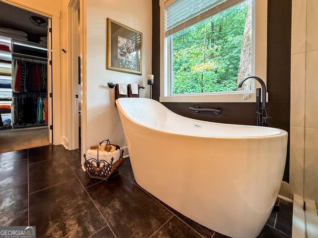 685 Long Mountain Trail, Cleveland, GA 30528