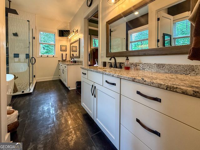 685 Long Mountain Trail, Cleveland, GA 30528