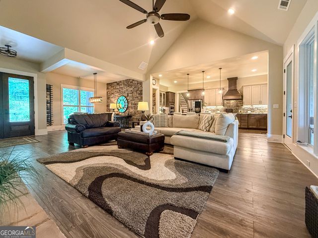 685 Long Mountain Trail, Cleveland, GA 30528