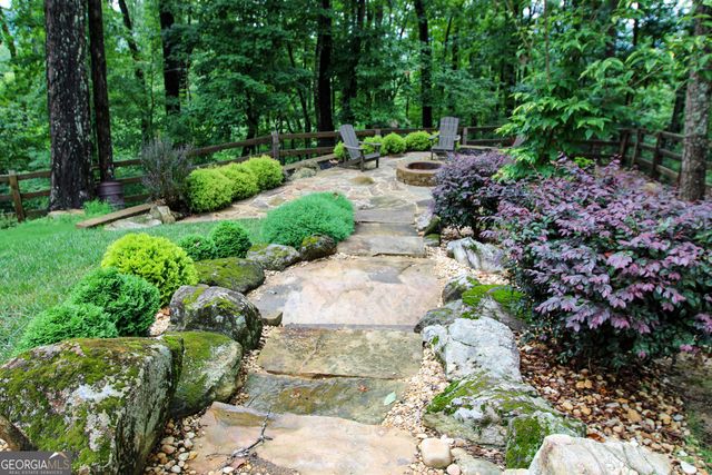 685 Long Mountain Trail, Cleveland, GA 30528