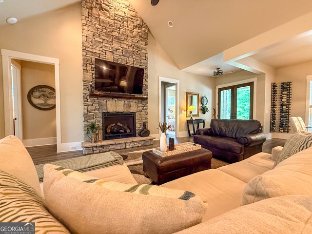 685 Long Mountain Trail, Cleveland, GA 30528