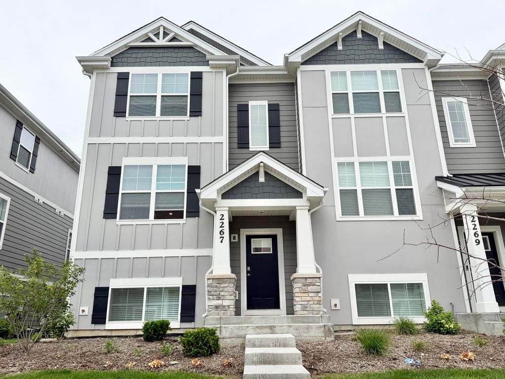 2267 Glacier Street, Mundelein, IL 60060