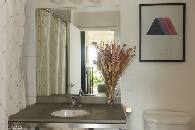 315 E 8th Street 205, Los Angeles, CA 90014