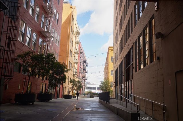 315 E 8th Street 205, Los Angeles, CA 90014