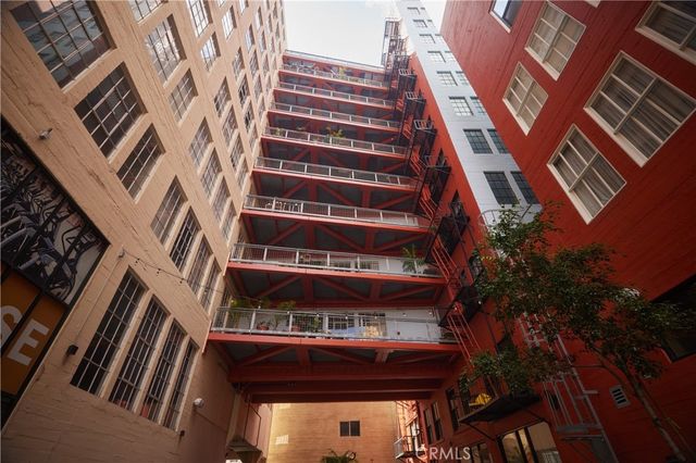 315 E 8th Street 205, Los Angeles, CA 90014