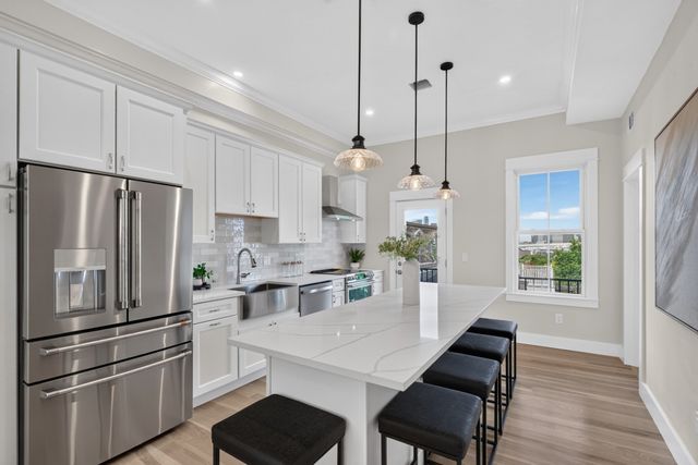 19 Thomas Park 2, Boston, MA 02127