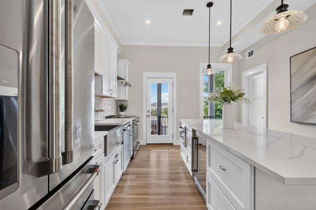 19 Thomas Park 2, Boston, MA 02127