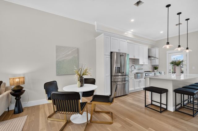 19 Thomas Park 2, Boston, MA 02127