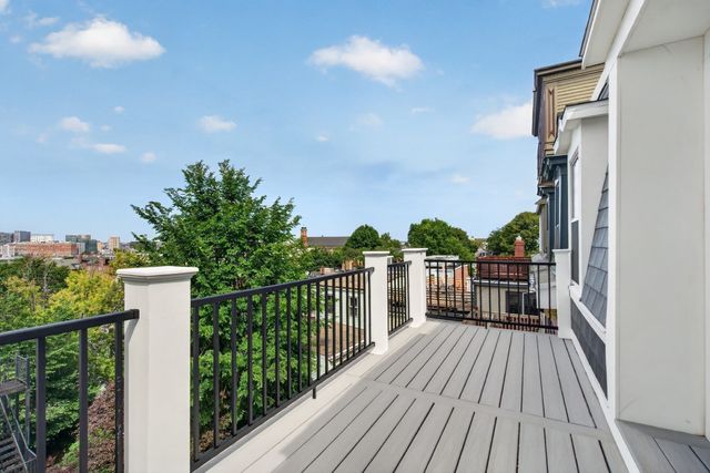 19 Thomas Park 2, Boston, MA 02127