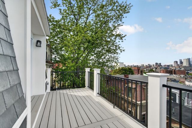 19 Thomas Park 2, Boston, MA 02127