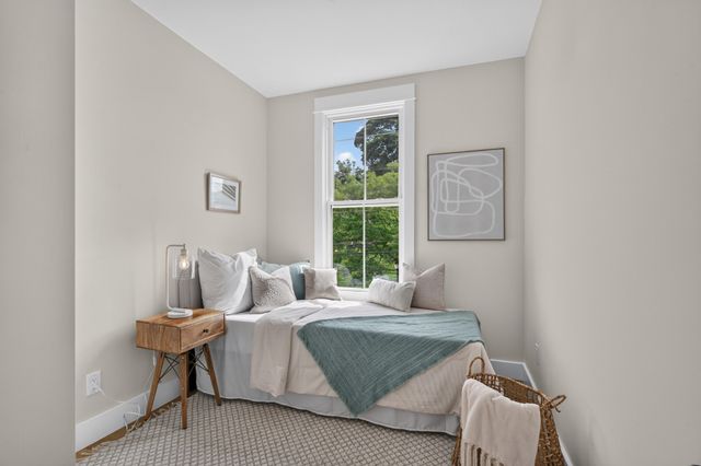 19 Thomas Park 2, Boston, MA 02127