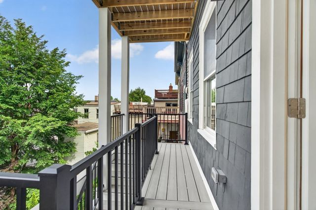 19 Thomas Park 2, Boston, MA 02127