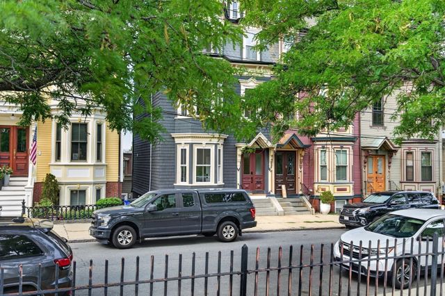 19 Thomas Park 2, Boston, MA 02127