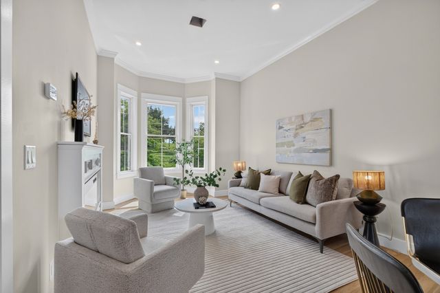 19 Thomas Park 2, Boston, MA 02127
