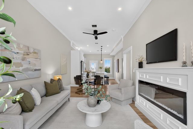 19 Thomas Park 2, Boston, MA 02127