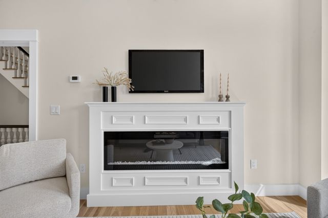 19 Thomas Park 2, Boston, MA 02127