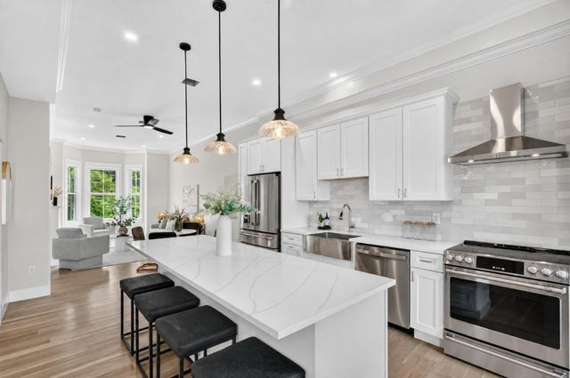 19 Thomas Park 2, Boston, MA 02127