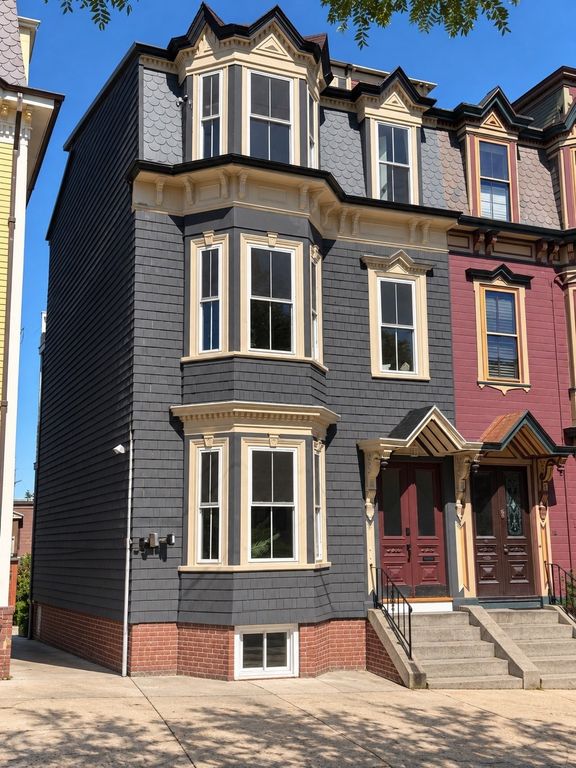 19 Thomas Park 2, Boston, MA 02127