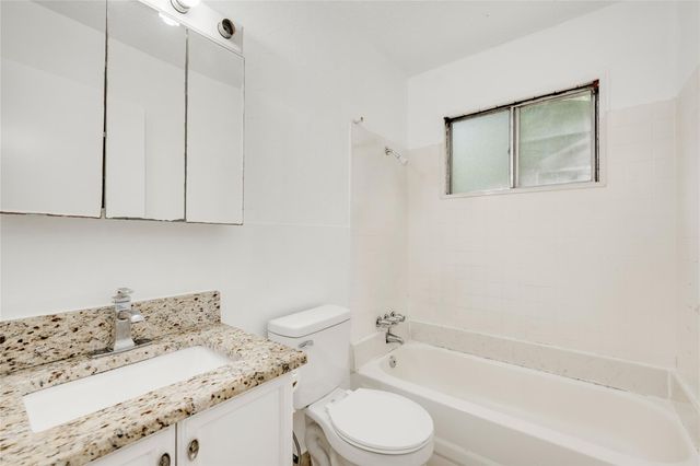 9502 NORTH CREEK DR, Austin, TX 78753