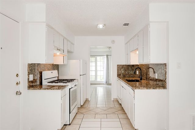 9502 NORTH CREEK DR, Austin, TX 78753