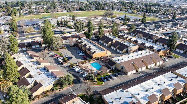 7166 N Fruit, Fresno, CA 93711