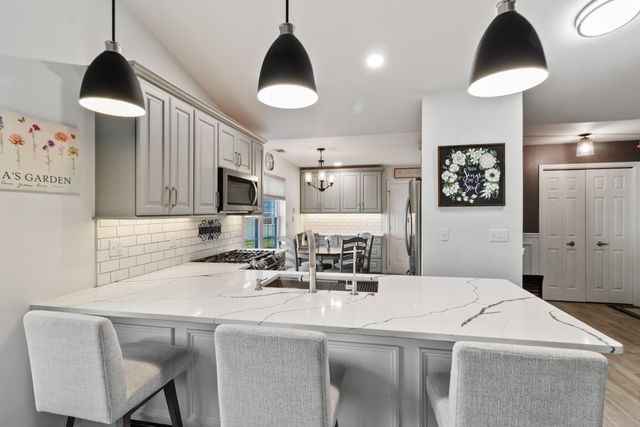 3302 Milestone Creek Court, Valparaiso, IN 46385