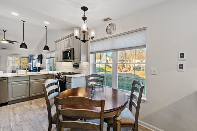 3302 Milestone Creek Court, Valparaiso, IN 46385