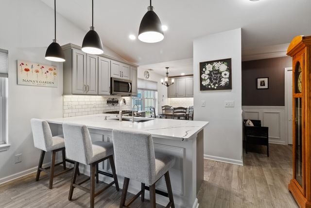 3302 Milestone Creek Court, Valparaiso, IN 46385