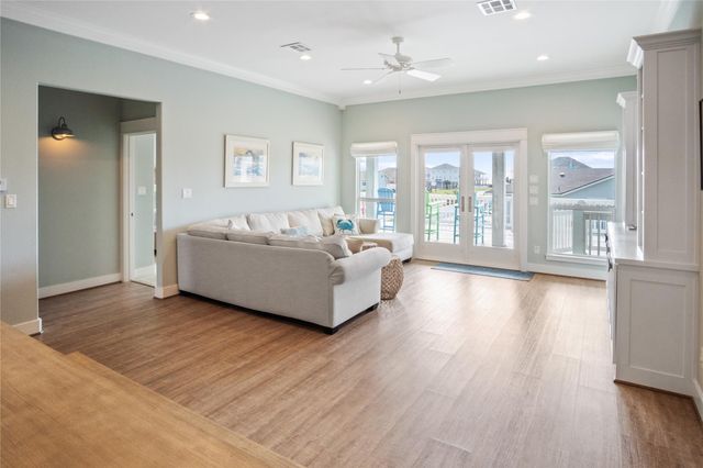 973 Sea Breeze, Crystal Beach, TX 77650