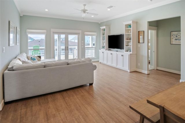 973 Sea Breeze, Crystal Beach, TX 77650