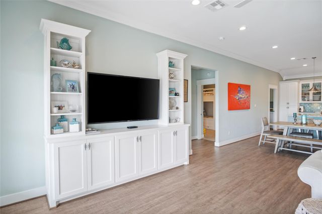 973 Sea Breeze, Crystal Beach, TX 77650