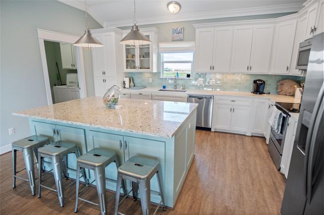 973 Sea Breeze, Crystal Beach, TX 77650