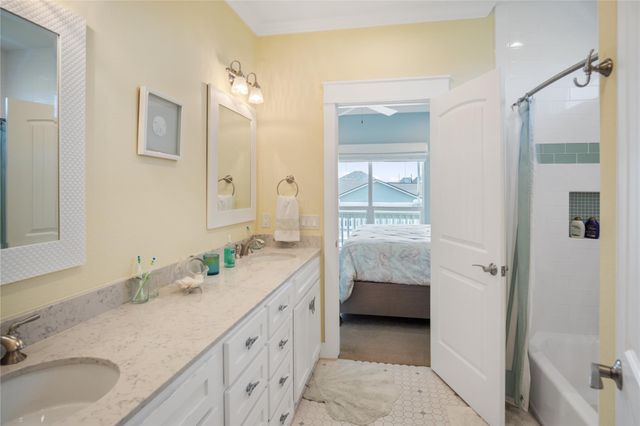 973 Sea Breeze, Crystal Beach, TX 77650