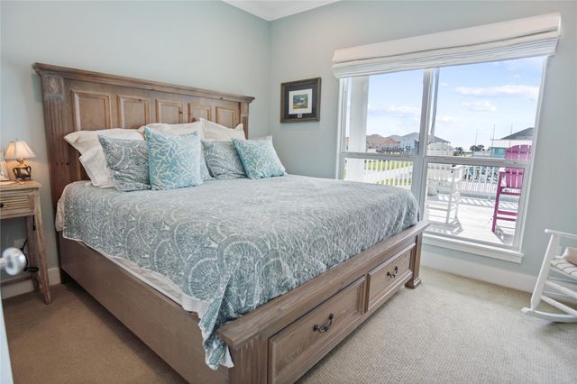 973 Sea Breeze, Crystal Beach, TX 77650