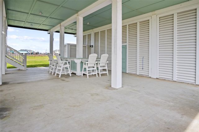 973 Sea Breeze, Crystal Beach, TX 77650