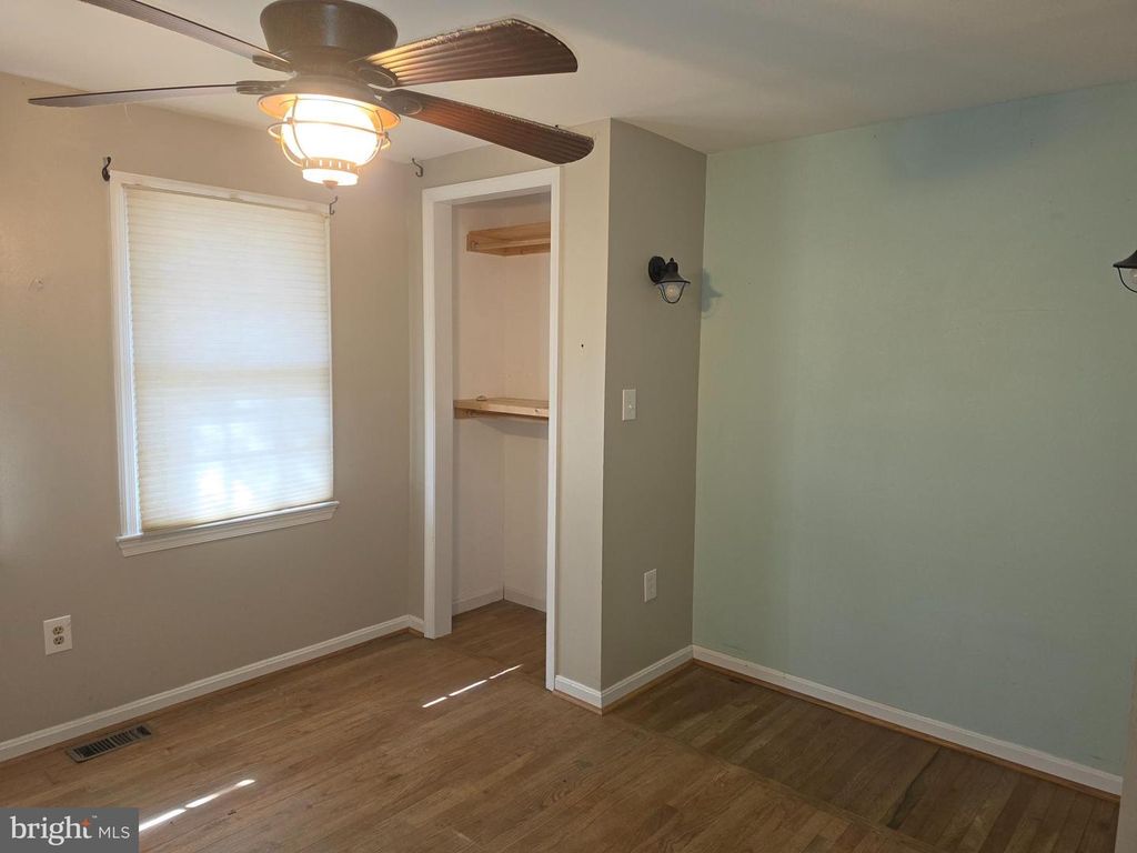 Image 16 of property listing at 11223 COUNTRY RD, Dunkirk, MD 20754