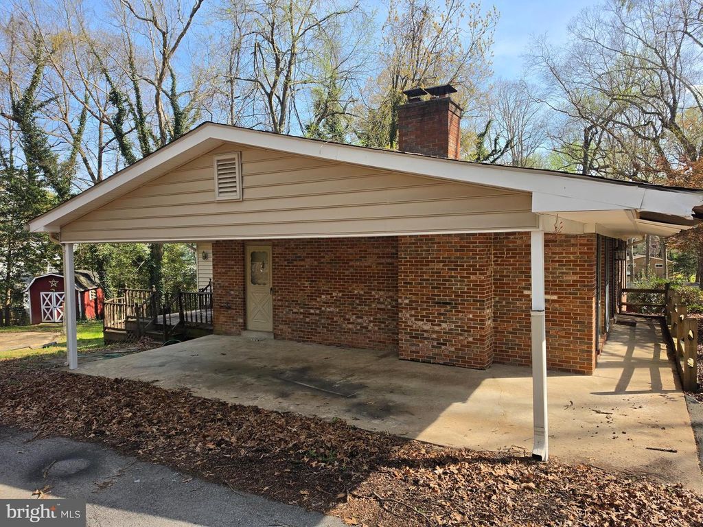 Image 2 of property listing at 11223 COUNTRY RD, Dunkirk, MD 20754