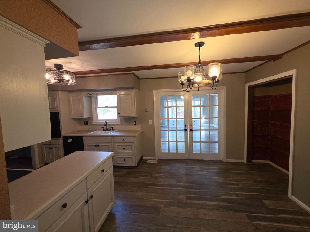 Image 7 of property listing at 11223 COUNTRY RD, Dunkirk, MD 20754