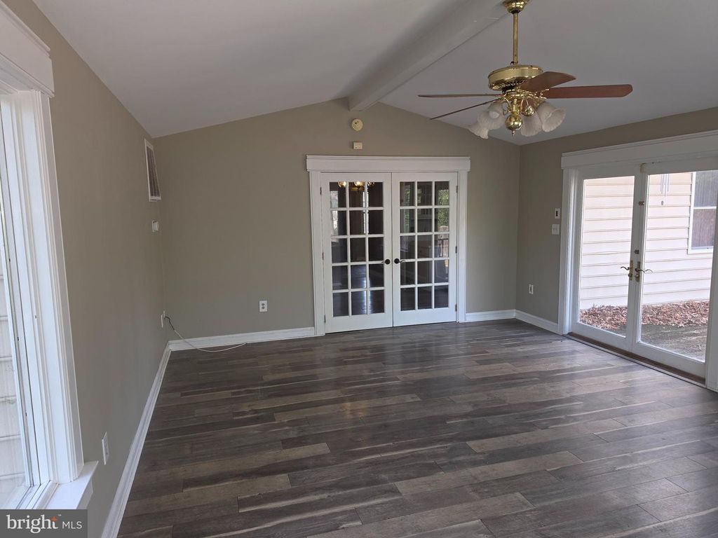 Image 9 of property listing at 11223 COUNTRY RD, Dunkirk, MD 20754