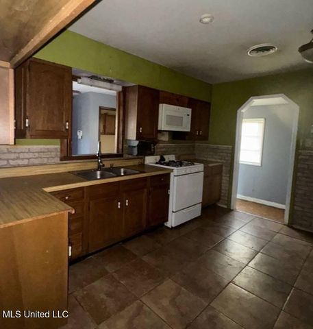 230 Hillside Drive, Vicksburg, MS 39180