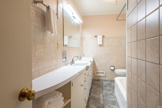 1216 E 2nd Street, Bloomington, IN 47401