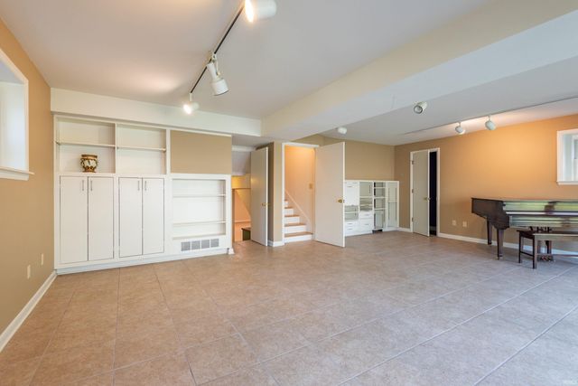 1216 E 2nd Street, Bloomington, IN 47401