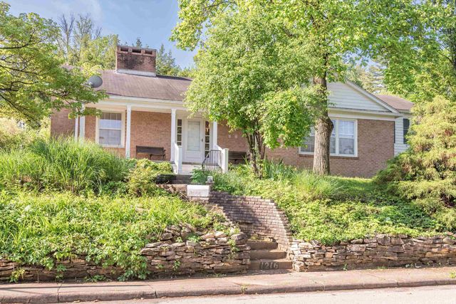 1216 E 2nd Street, Bloomington, IN 47401