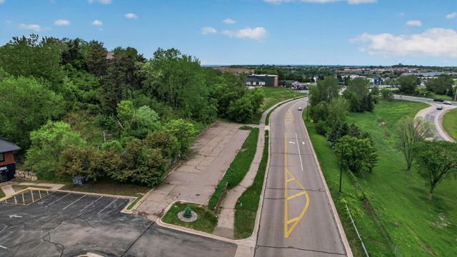 15080 Buck Hill Road, Burnsville, MN 55306